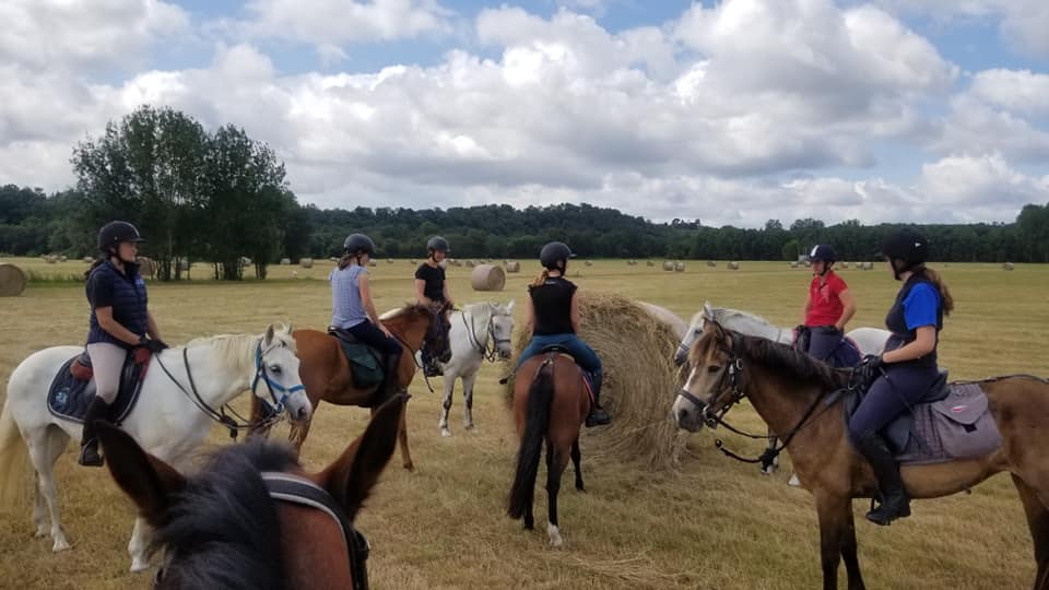 3 rivières équitation 470237508 3969597883316839 7208996311663561661 n